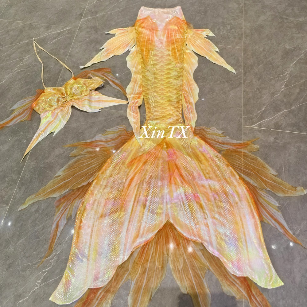 Aquarium & Marine Museum - المهنية الكبار حورية البحر الذيل الساخن
