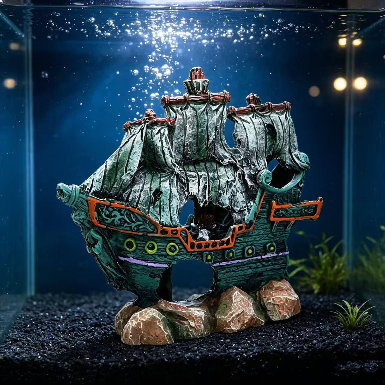 Aquarium Marineland - زينة حوض السمك على شكل قارب